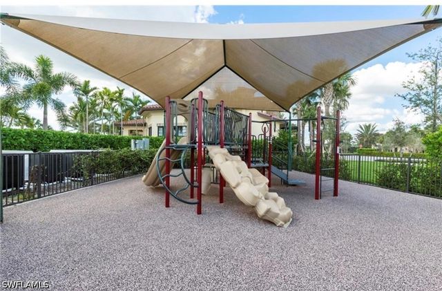 9086 Woodhurst DR, Naples, FL 34120