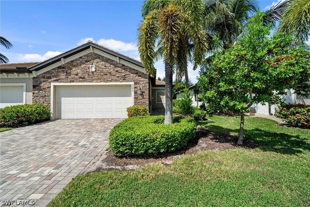 9086 Woodhurst DR, Naples, FL 34120