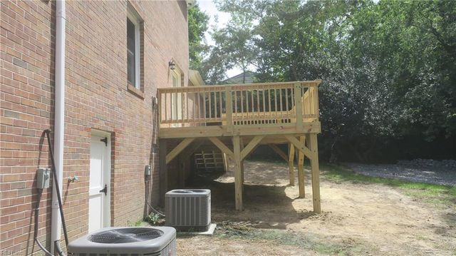 415 Pin Oak RD, Newport News, VA 23601