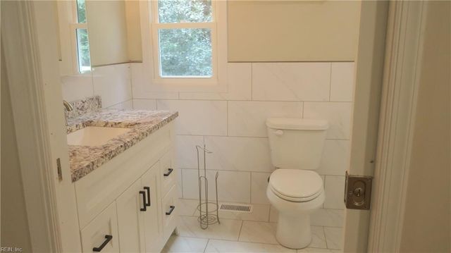 415 Pin Oak RD, Newport News, VA 23601