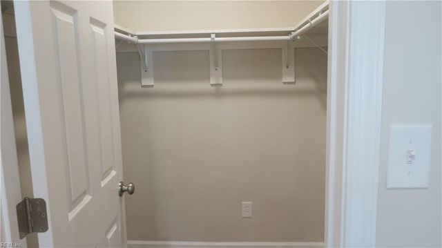 415 Pin Oak RD, Newport News, VA 23601