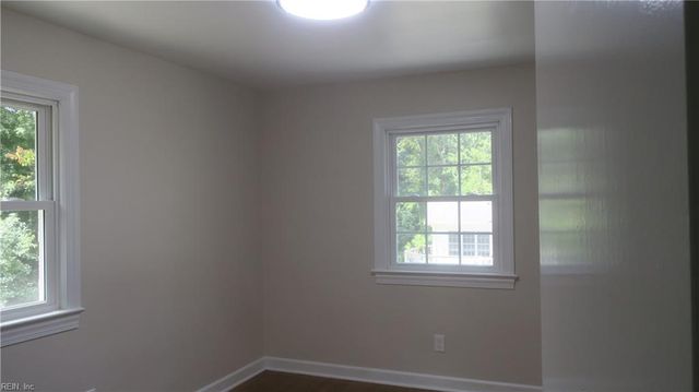 415 Pin Oak RD, Newport News, VA 23601