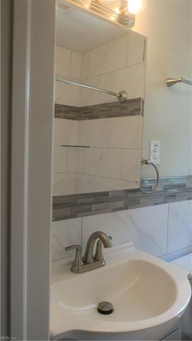 415 Pin Oak RD, Newport News, VA 23601