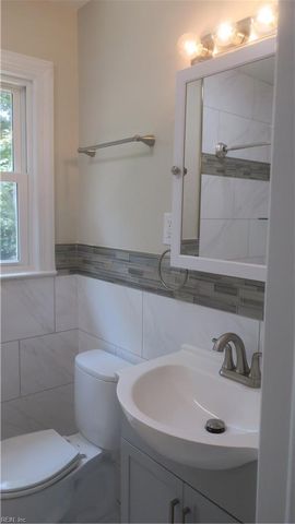 415 Pin Oak RD, Newport News, VA 23601