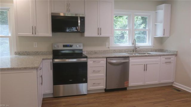 415 Pin Oak RD, Newport News, VA 23601