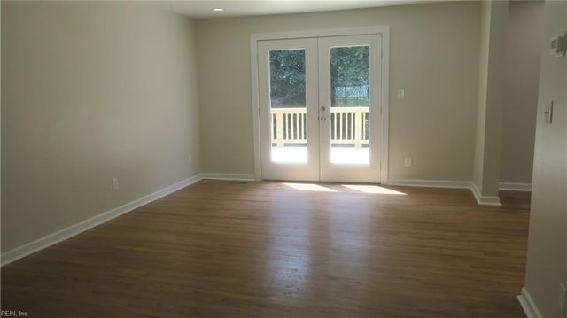415 Pin Oak RD, Newport News, VA 23601