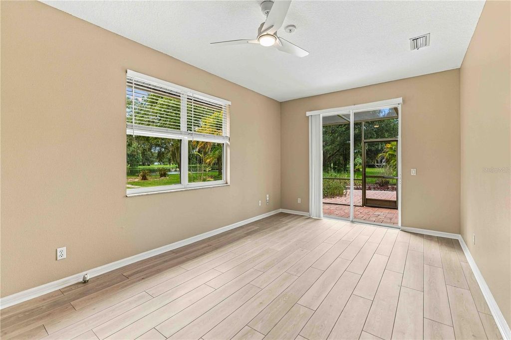 Image 15 of property listing at 127 MILL RUN E, Bradenton, FL 34212