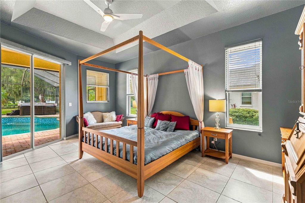 Image 17 of property listing at 127 MILL RUN E, Bradenton, FL 34212