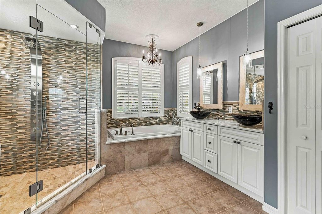 Image 19 of property listing at 127 MILL RUN E, Bradenton, FL 34212
