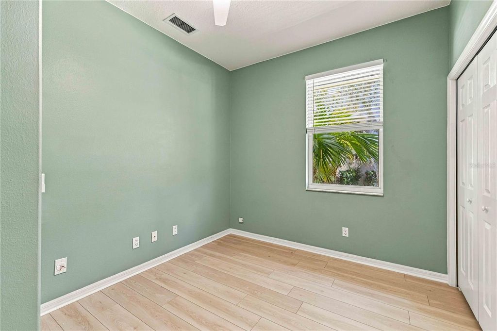 Image 20 of property listing at 127 MILL RUN E, Bradenton, FL 34212