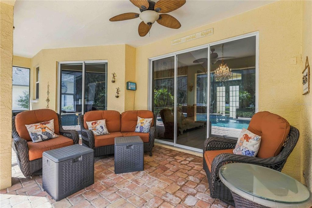 Image 24 of property listing at 127 MILL RUN E, Bradenton, FL 34212