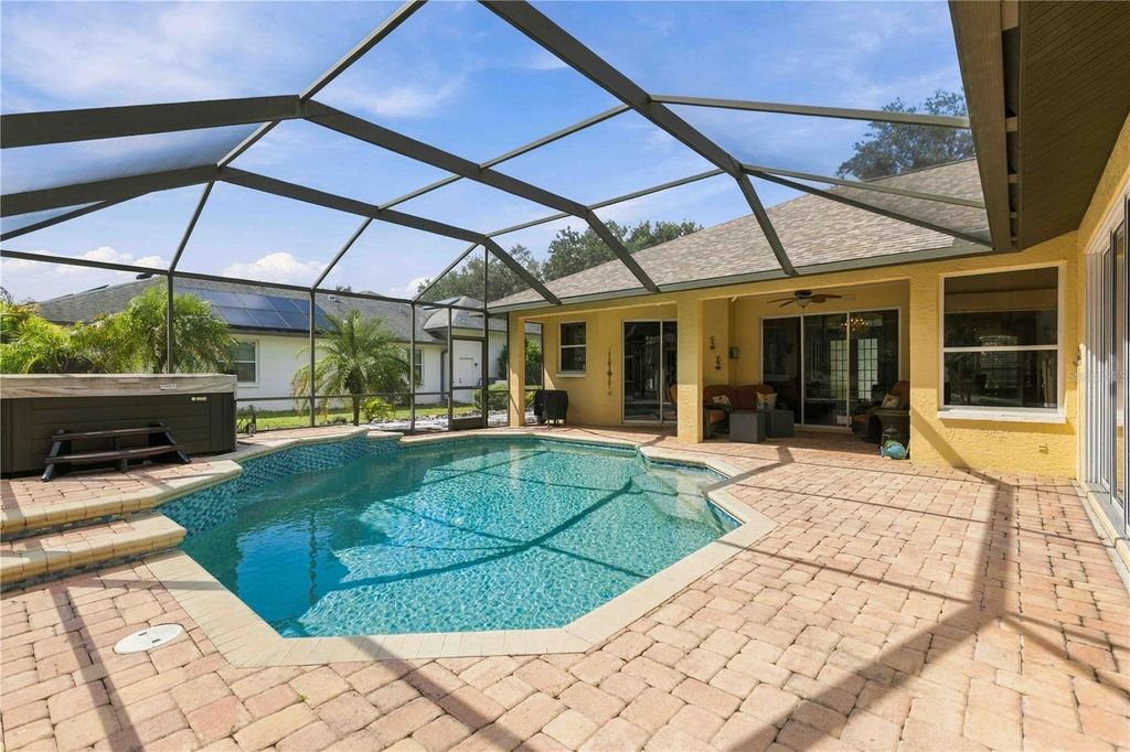 Image 26 of property listing at 127 MILL RUN E, Bradenton, FL 34212