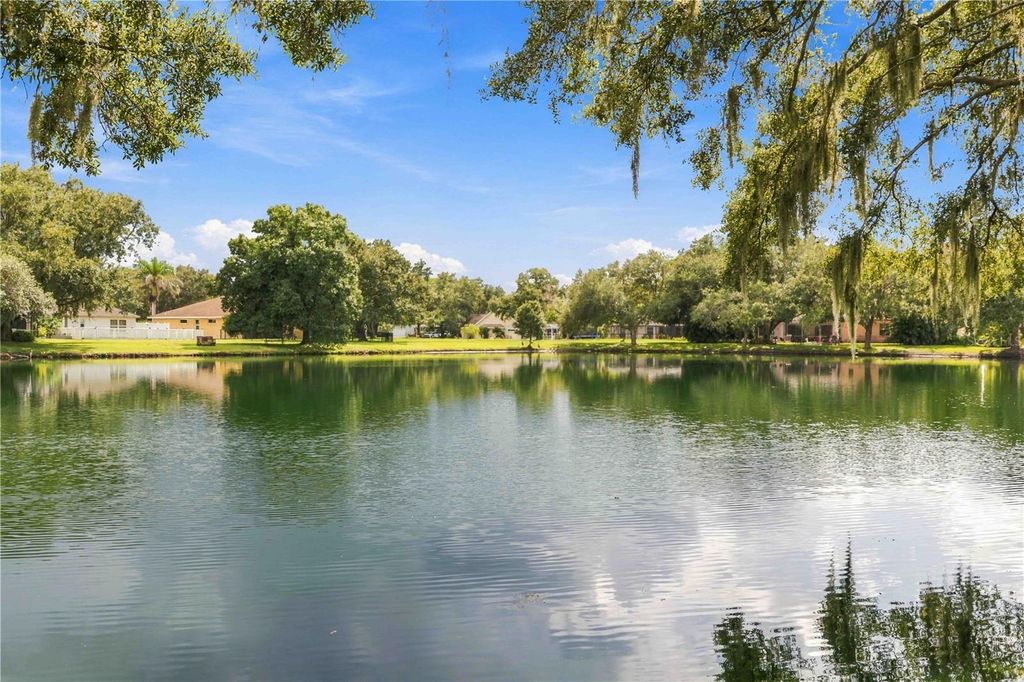 Image 29 of property listing at 127 MILL RUN E, Bradenton, FL 34212