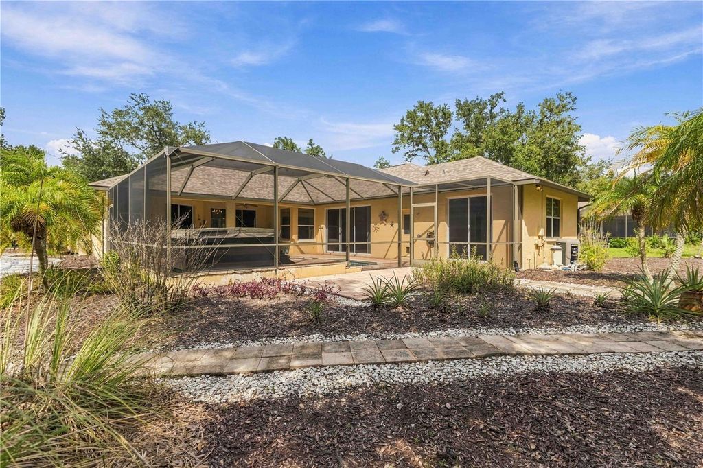 Image 31 of property listing at 127 MILL RUN E, Bradenton, FL 34212