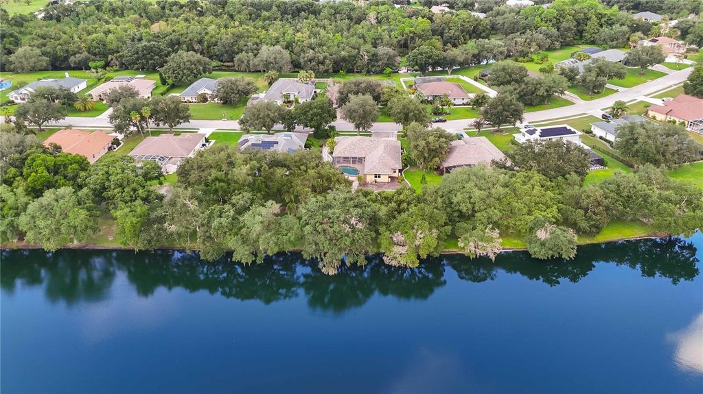 Image 35 of property listing at 127 MILL RUN E, Bradenton, FL 34212