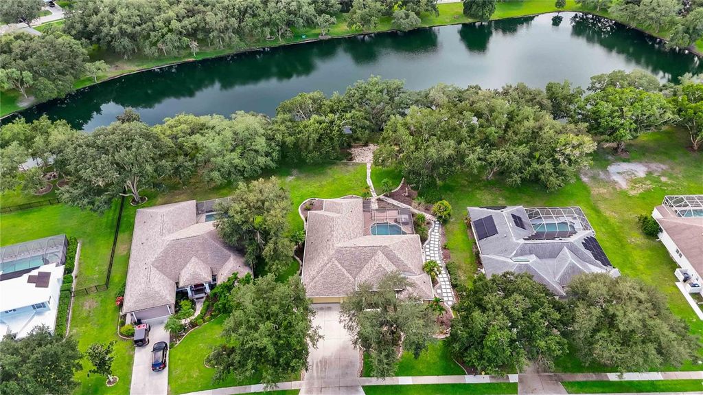 Image 40 of property listing at 127 MILL RUN E, Bradenton, FL 34212