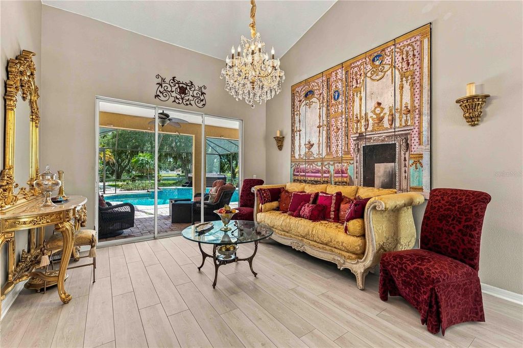 Image 5 of property listing at 127 MILL RUN E, Bradenton, FL 34212