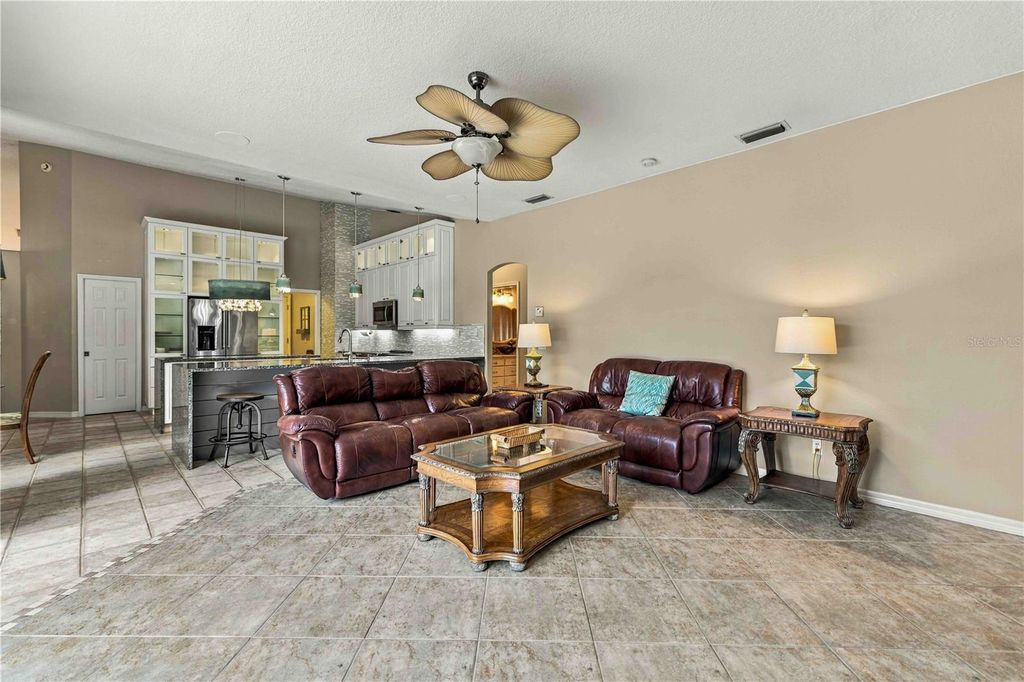 Image 9 of property listing at 127 MILL RUN E, Bradenton, FL 34212