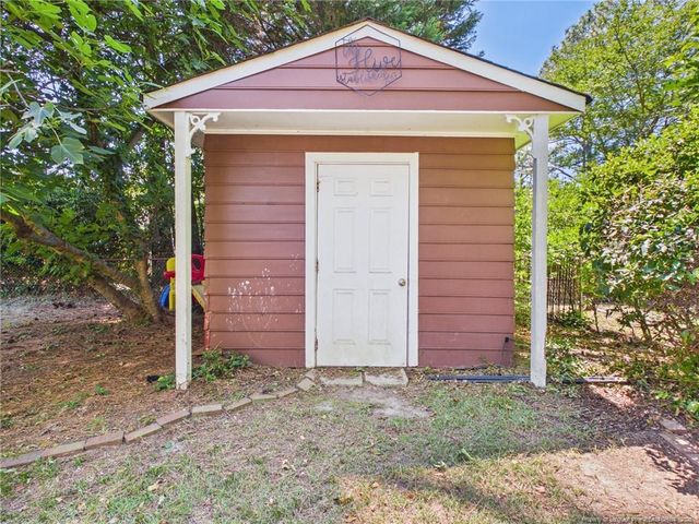2621 Huntington Road, Fayetteville, NC 28303
