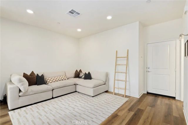 2771 W Pepper Tree Drive 11, Anaheim, CA 92801