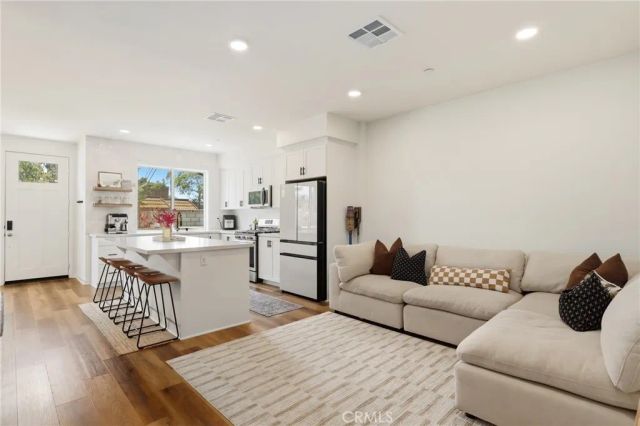2771 W Pepper Tree Drive 11, Anaheim, CA 92801
