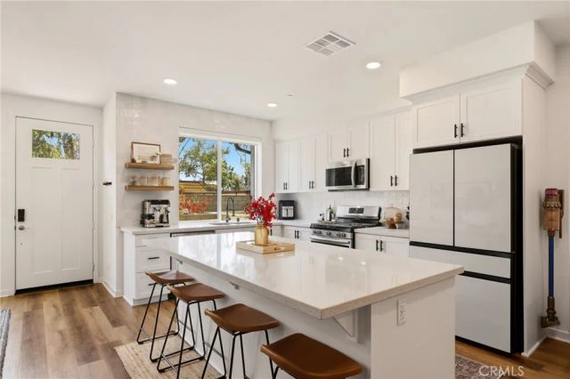 2771 W Pepper Tree Drive 11, Anaheim, CA 92801