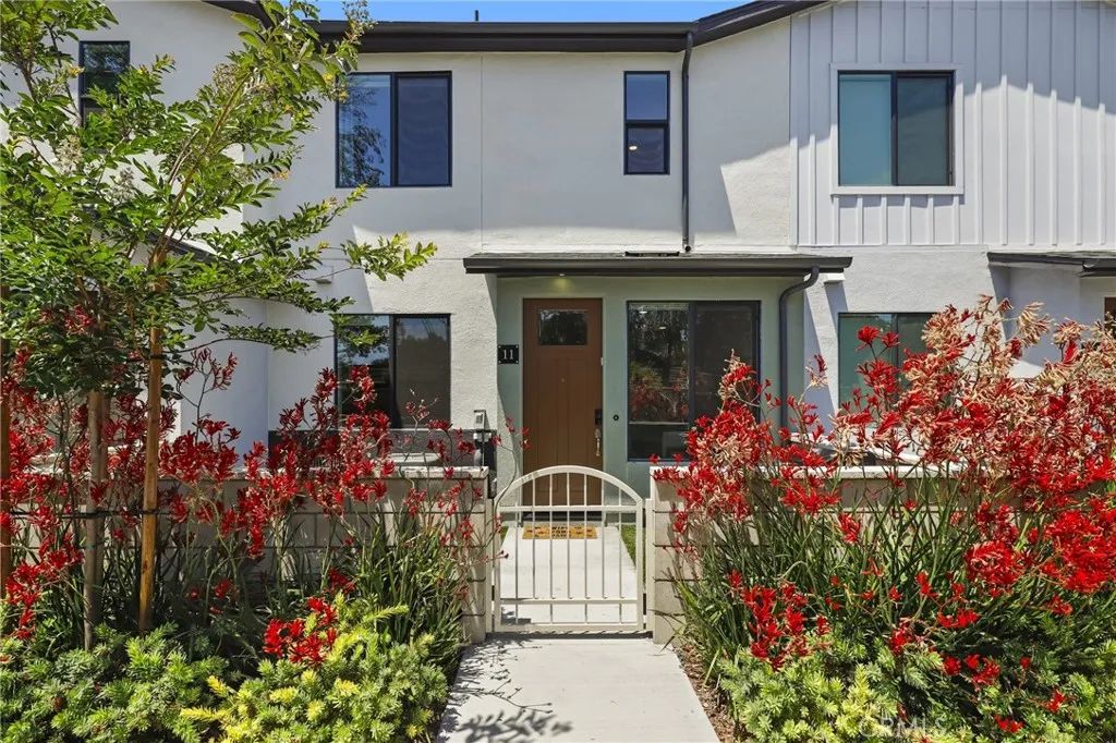 2771 W Pepper Tree Drive 11, Anaheim, CA 92801