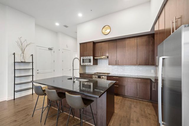 4820 Caroline Street 507, Houston, TX 77004