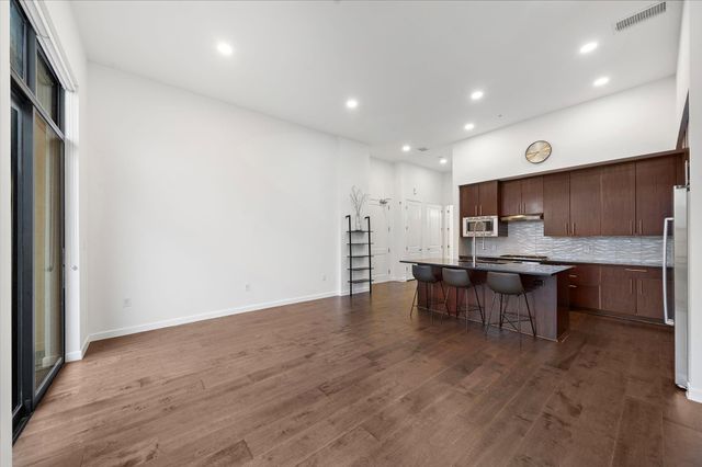 4820 Caroline Street 507, Houston, TX 77004