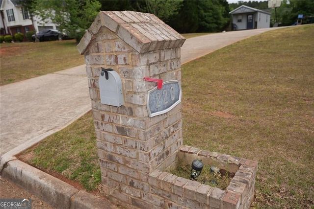 220 Courtlyn Way, Mcdonough, GA 30252