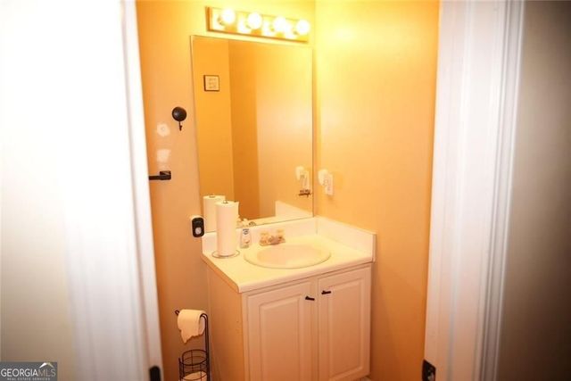 220 Courtlyn Way, Mcdonough, GA 30252