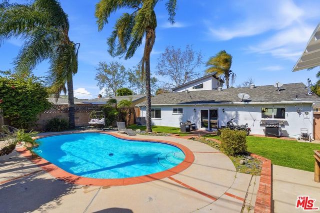23320 Bassett Street, West Hills, CA 91307