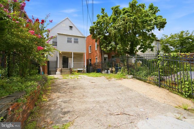 3477 HOLMEAD PL NW, Washington, DC 20010