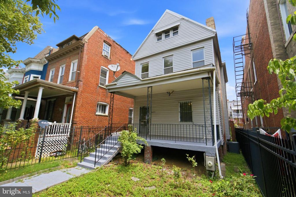 3477 HOLMEAD PL NW, Washington, DC 20010