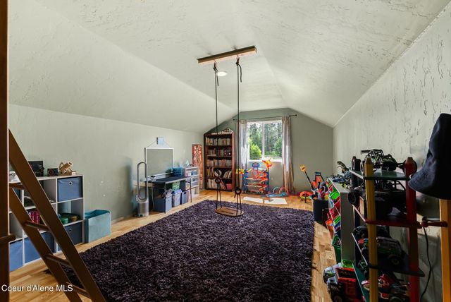 438 Davis RD, Sagle, ID 83860