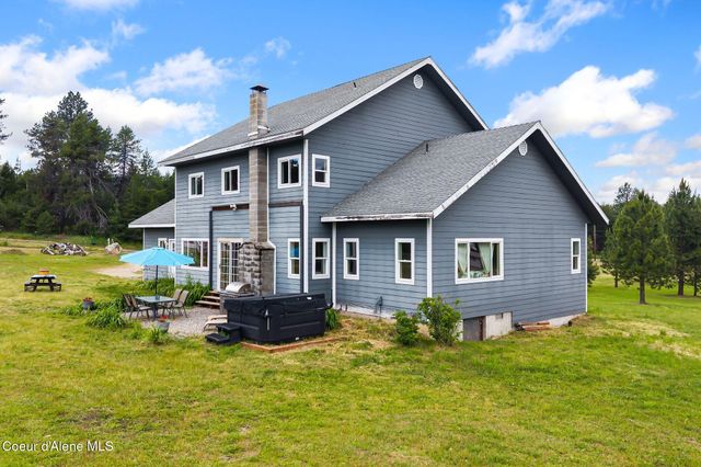 438 Davis RD, Sagle, ID 83860