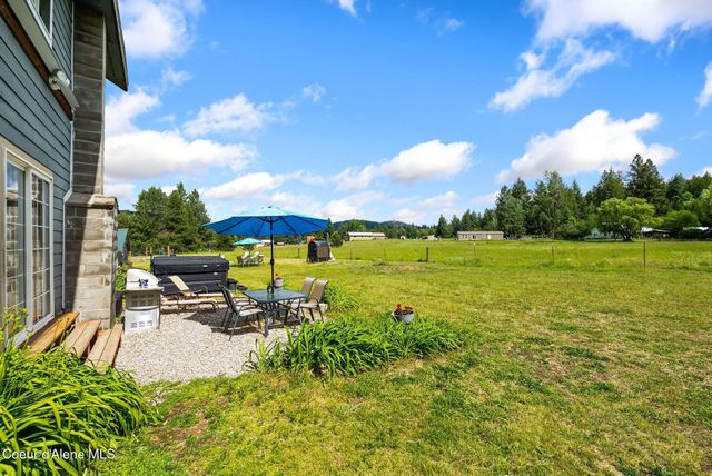 438 Davis RD, Sagle, ID 83860