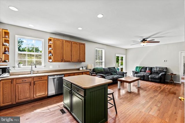 6116 SCHOONER CIR, King George, VA 22485