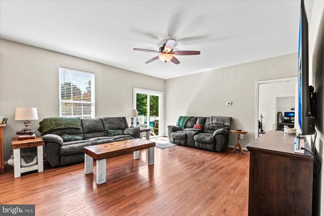6116 SCHOONER CIR, King George, VA 22485