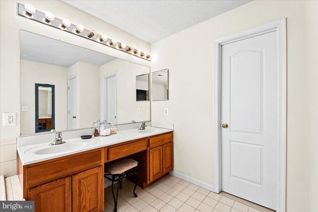 6116 SCHOONER CIR, King George, VA 22485
