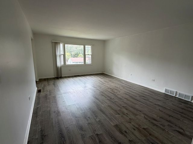 2513 Western Avenue 2513, Waukegan, IL 60087
