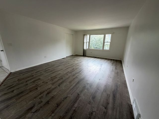 2513 Western Avenue 2513, Waukegan, IL 60087