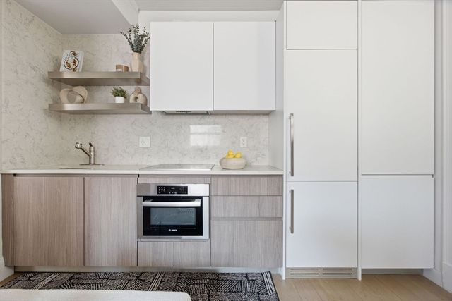 21 Beacon St 11L, Boston, MA 02108