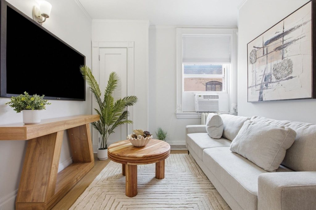 21 Beacon St 11L, Boston, MA 02108