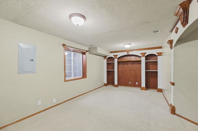 2767 N Battin Ct, Wichita, KS 67220