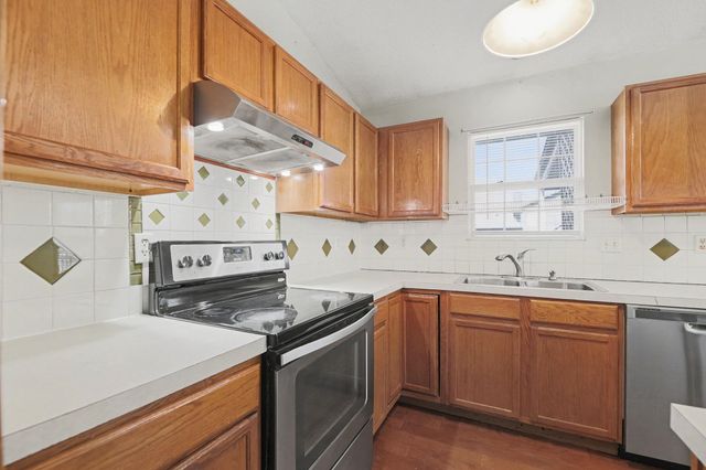 2767 N Battin Ct, Wichita, KS 67220