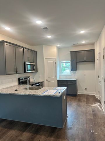 401 Gravy Train Street, Charleston, SC 29414
