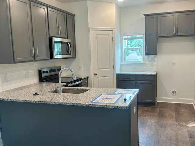 401 Gravy Train Street, Charleston, SC 29414