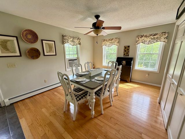 222 Bridge St, Warren, MA 01083