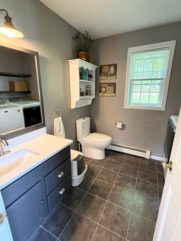 222 Bridge St, Warren, MA 01083